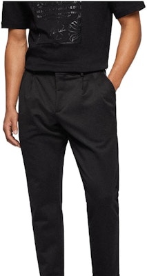 HUGO BOSS SS22 Black Solid Pleated Tapered Casual Pants. 50468192-001 Purchase HUGO BOSS SS22 Black Solid Pleated Tapered Casual Pants. 50468192-001