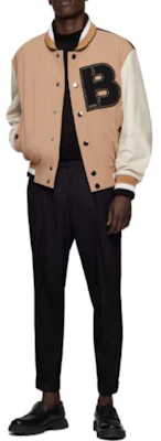 HUGO BOSS SS22 Jaket Lengan Panjang Loose Fit Logo Warna Khaki. 50481507-260 Lookbook HUGO BOSS SS22 Jaket Lengan Panjang Loose Fit Logo Warna Khaki. 50481507-260