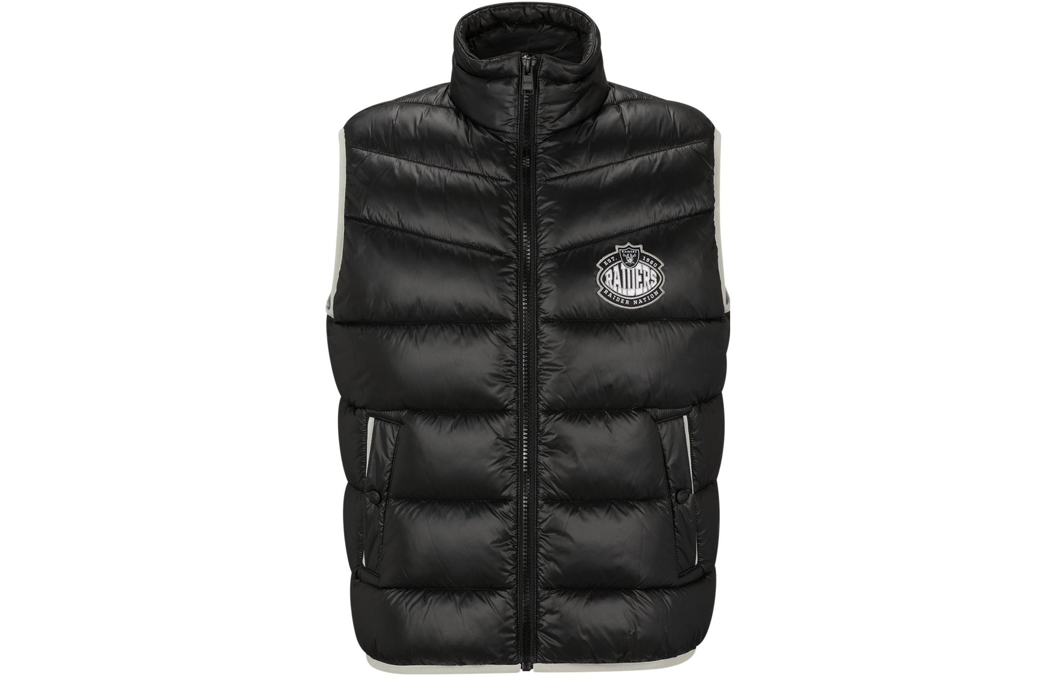 HUGO BOSS SS23  Black Shiny Logo Stand Collar Zip Cotton Vest. 50505930-004