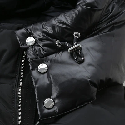 Chaqueta Negra con Capucha y Cremallera HUGO BOSS SS24. 50499800-001 Shop Chaqueta Negra con Capucha y Cremallera HUGO BOSS SS24. 50499800-001