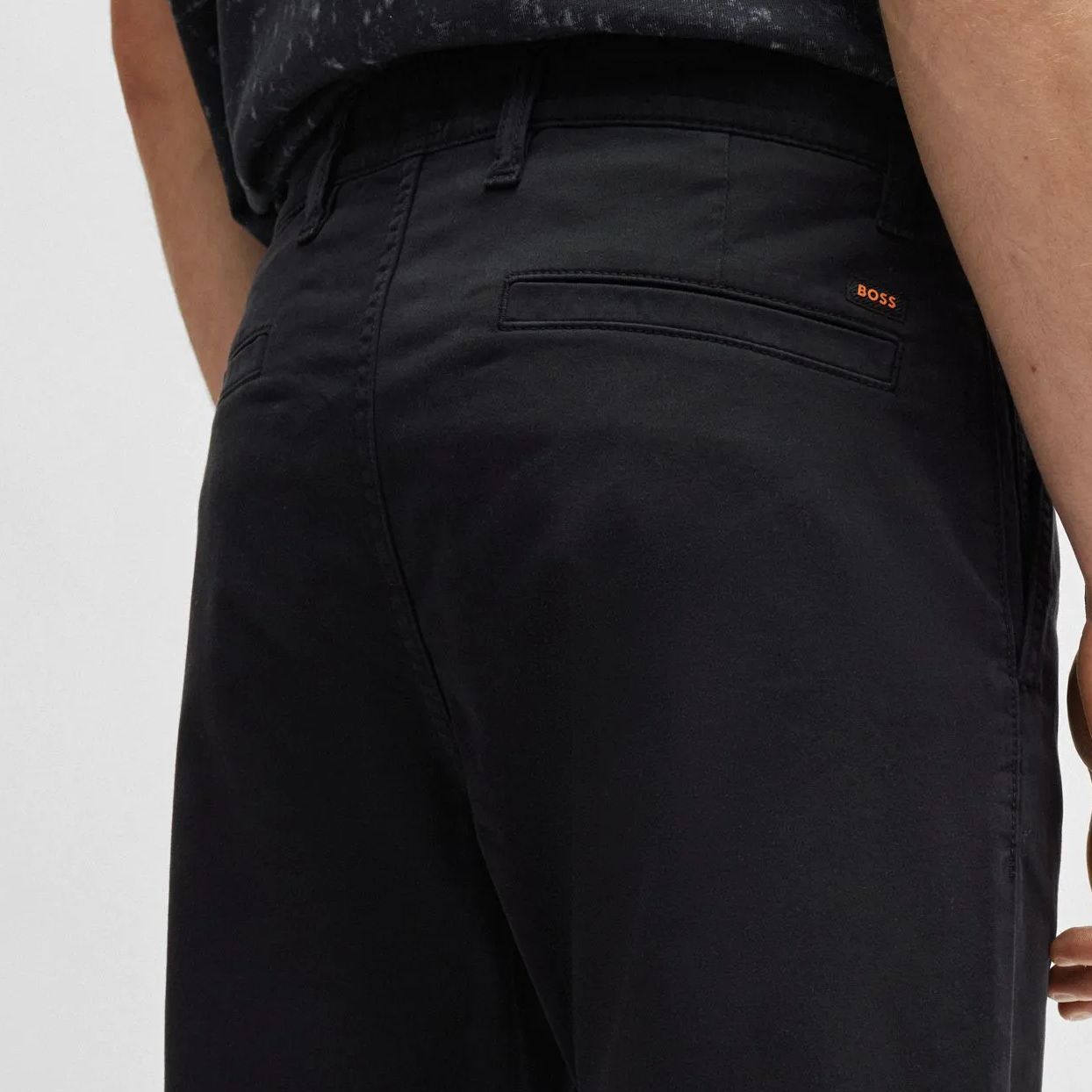 Details for HUGO BOSS SS24 黑色修身休閒褲附側邊拉鍊口袋 50510917-001