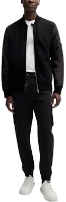 Chaqueta Negra con Cremallera y Cuello Beisbolero HUGO BOSS SS24 50520598-001 Lookbook Chaqueta Negra con Cremallera y Cuello Beisbolero HUGO BOSS SS24 50520598-001