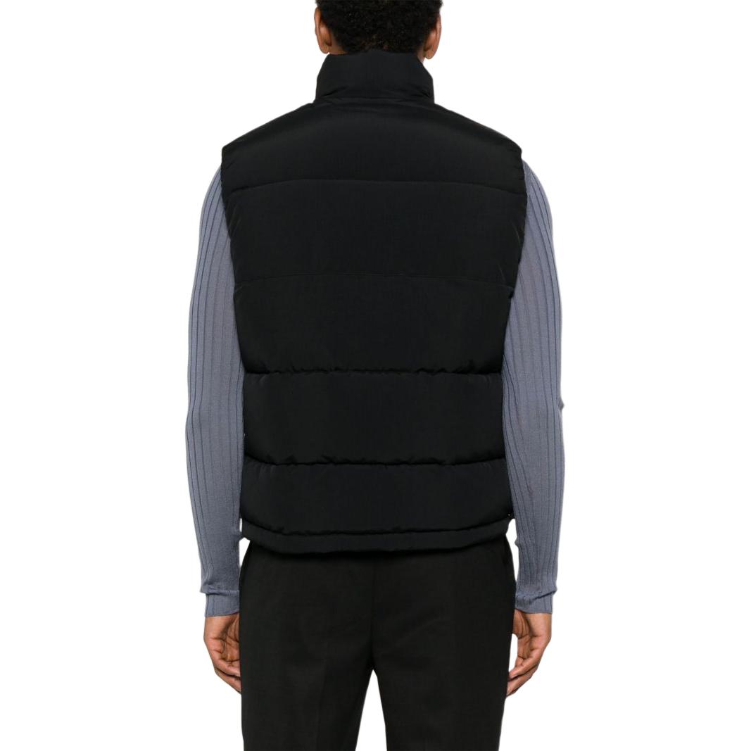 Lookbook HUGO BOSS SS24 Baju Tanpa Lengan Hitam Leher-Tinggi dengan Rekaan Zip. 50520221