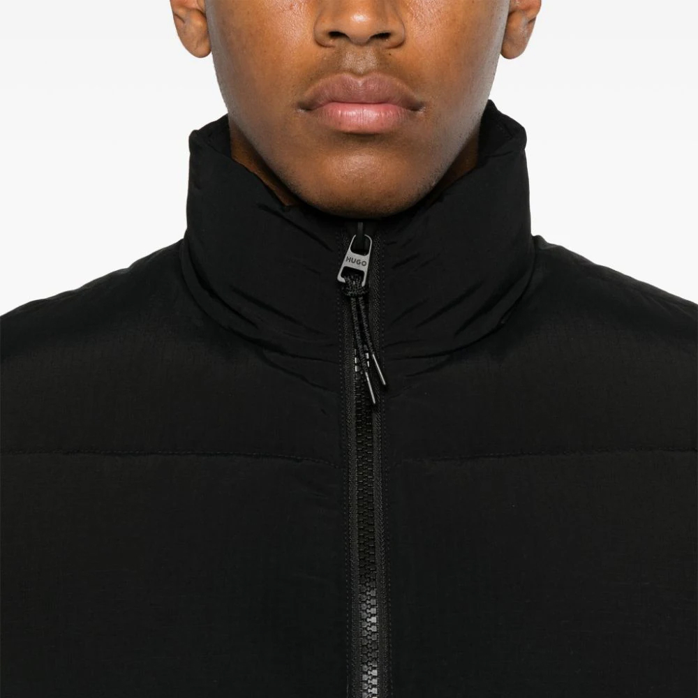 Details for HUGO BOSS SS24 Baju Tanpa Lengan Hitam Leher-Tinggi dengan Rekaan Zip. 50520221