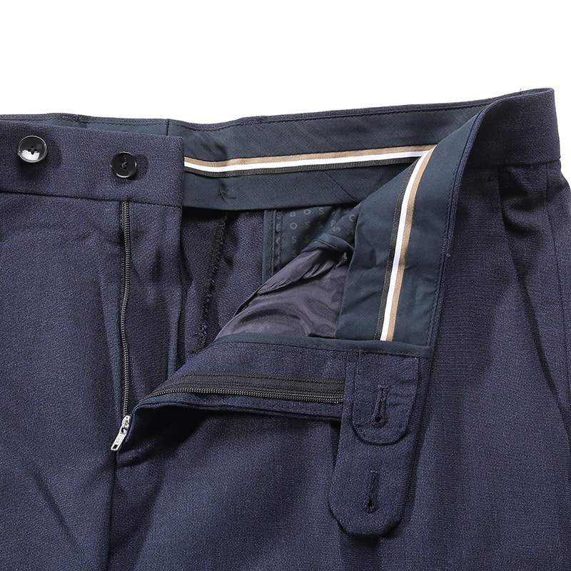 Details for HUGO BOSS SS24 黑色修身褶皺休閒男褲 深海軍藍。 50509578-404