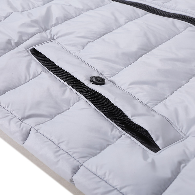 Purchase 雨果博斯 SS24 徽标灰色轻便夹克马甲. 50496725-050