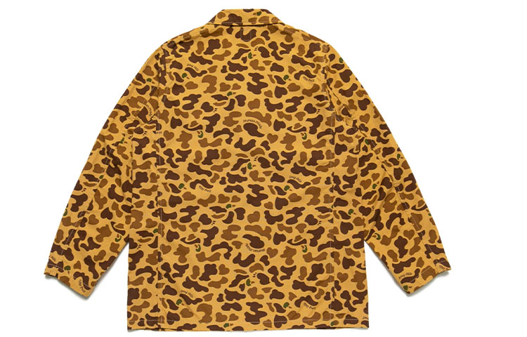 Lookbook HUMAN MADE Chaqueta Unisex de Patrón Camo con Botonadura Simple HM21JK009