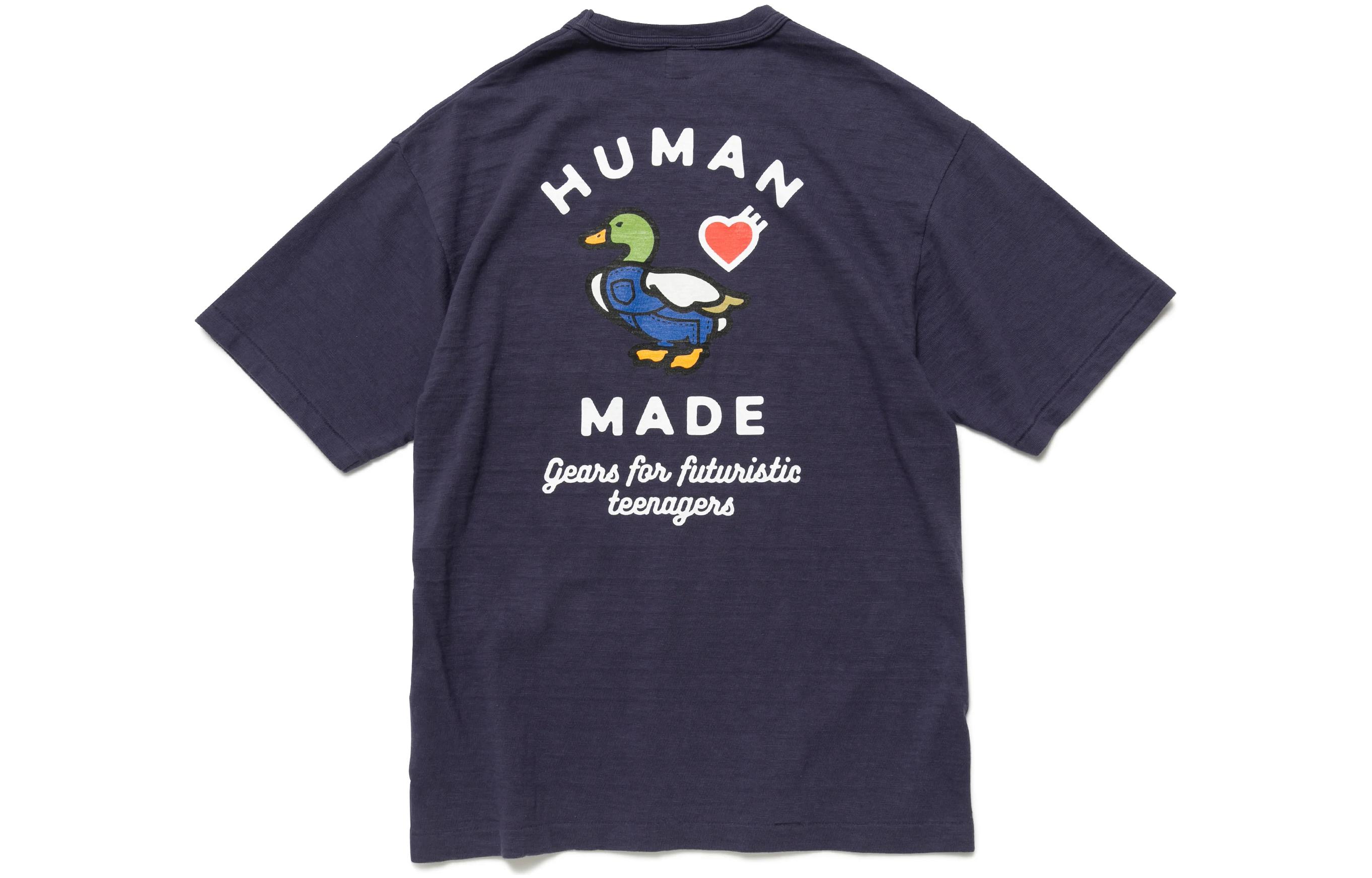 Shop HUMAN MADE 鴨子心形Logo口袋卡通 短袖T恤 HM23CS025