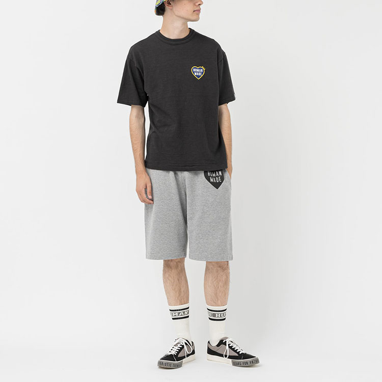 Shop HUMAN MADE SS23 露營系列心形標誌圖案短袖T恤 男女適用潮T。 HM26TE011