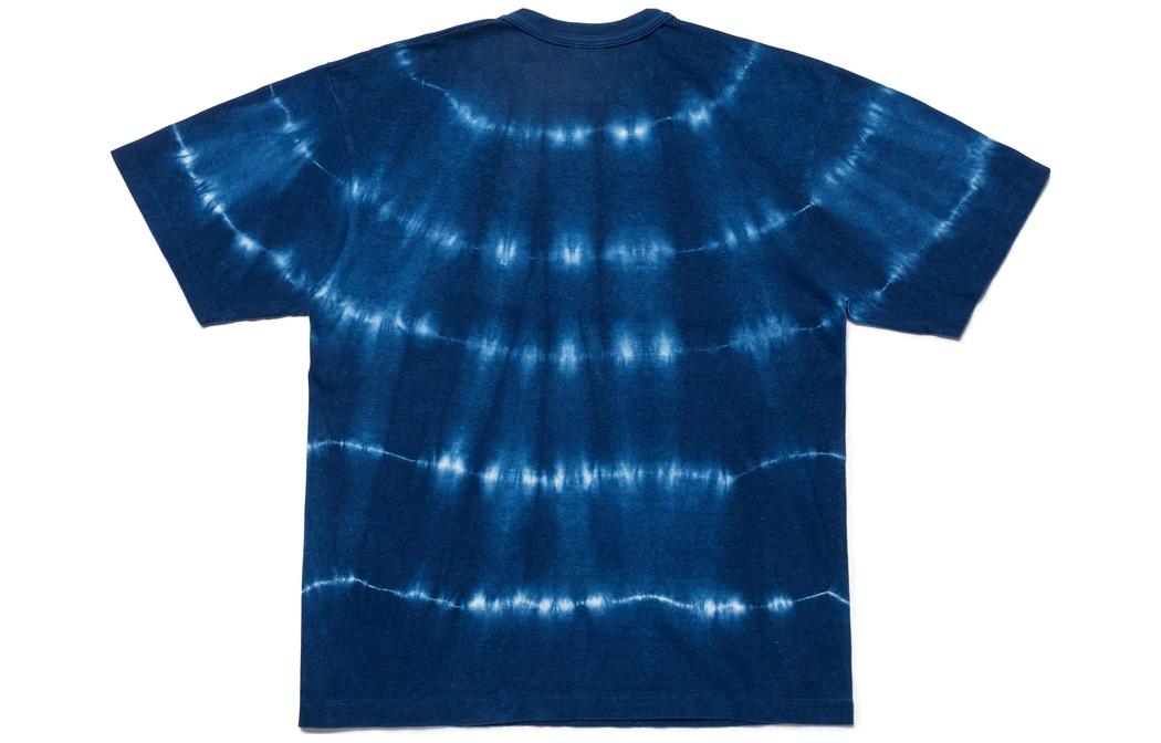 Lookbook HUMAN MADE SS23 蓝色扎染刺绣Logo男女同款T恤。 HM25CS052