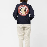 Purchase HUMAN MADE SS23 Jaket Unisex dengan Lambang Dada & Rekaan Cetakan Hound Belakang. HM25JK019
