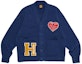 Order HUMAN MADE SS24 Cardigan Rajutan Unisex dengan Patch Huruf dan Tombol Heart. HM27CS036