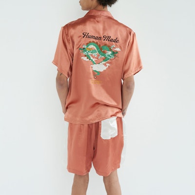 HUMAN MADE SS24 背部刺绣爱心设计短袖衬衫 男女同款。 HM27SH015 Purchase HUMAN MADE SS24 背部刺绣爱心设计短袖衬衫 男女同款。 HM27SH015