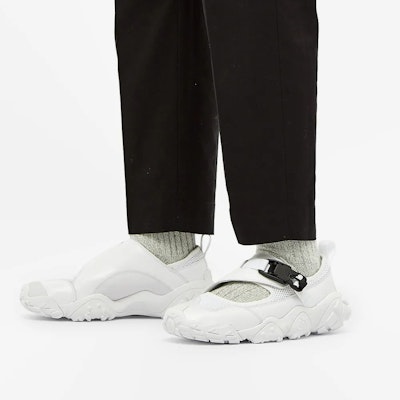 adidas Hyke x adidas Originals FYW XTA 'Putih Hitam' FY3948 Sizing adidas Hyke x adidas Originals FYW XTA 'Putih Hitam' FY3948