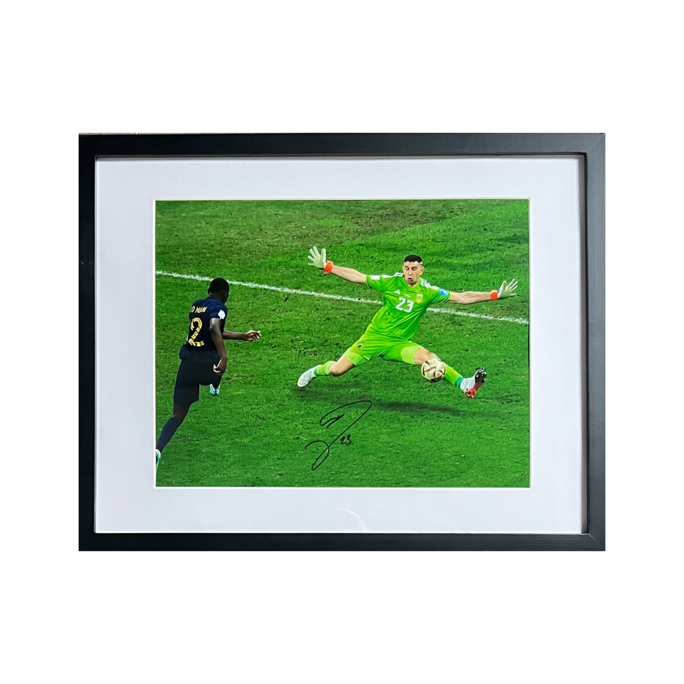 ICONS Memorabilia Emiliano Martinez Signed 2022 World Cup Save Photo with Frame & COA. I2499