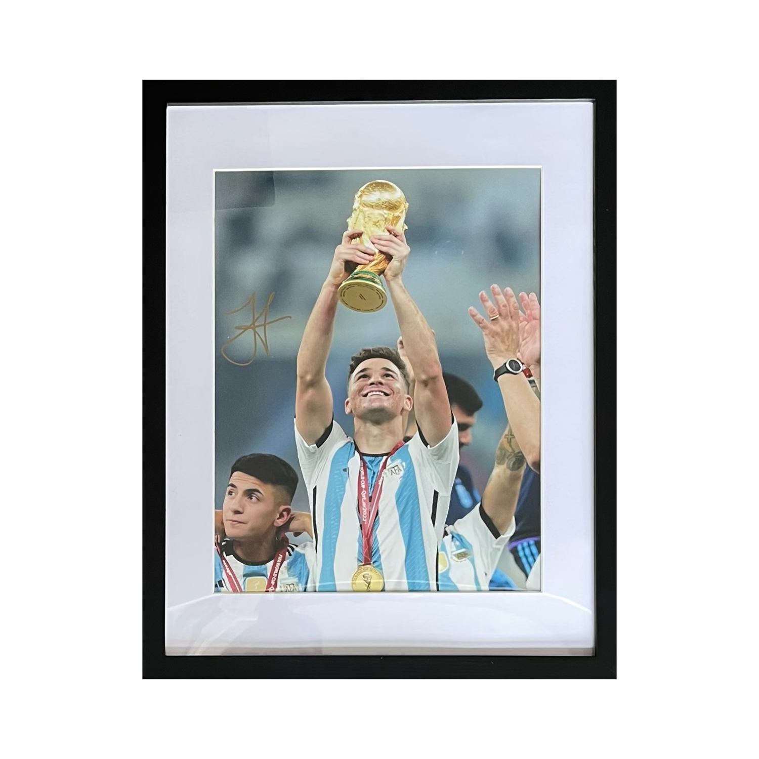 ICONS Memorabilia Julian Alvarez Signed Argentina World Cup Photo with Certificate. I2875