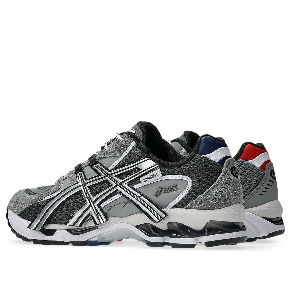 Shop インヴィンシブル x アシックス ゲルニンバス 10.1 'HTTP 404 RGB' 1203A981-020