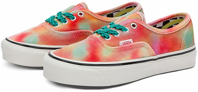 아이린이즈굿 x 반스 오센틱 44 DX '아우라' VN0005U8BMC Lookbook 아이린이즈굿 x 반스 오센틱 44 DX '아우라' VN0005U8BMC