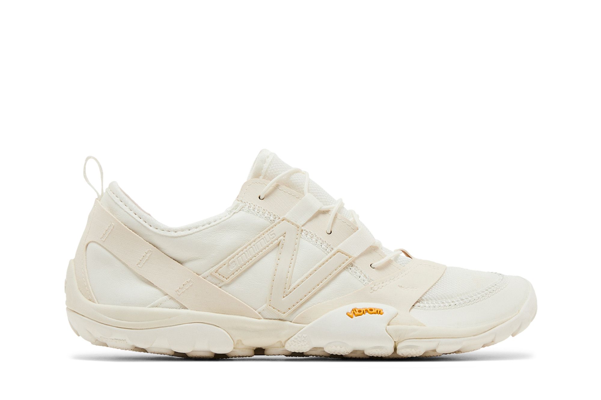 ISSEY MIYAKE New Balance ホワイトスニーカー ISSEY MIYAKE x New Balance 2024 S/S COLLECTION (イッセイミヤケ