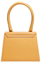 Lookbook Jacquemus Le Chiquito Moyen Signature Handbag Dark Yellow