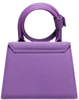 자크뮈스 르 치키토 노드 코일 퍼플 핸드백
Lookbook 자크뮈스 르 치키토 노드 코일 퍼플 핸드백