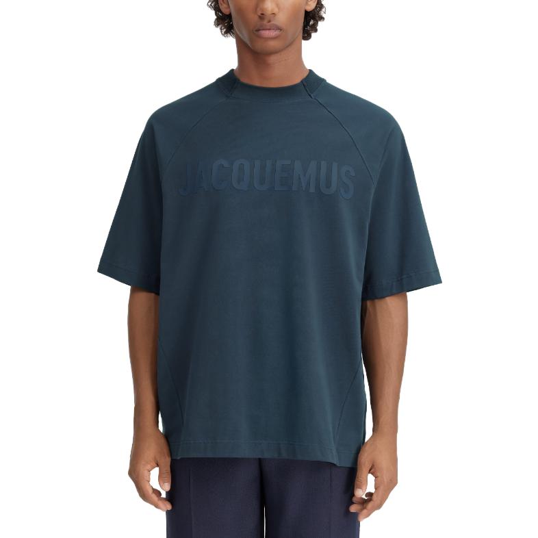 Lookbook ジャックムス ル Tシャツ タイポ ブルー クルーネック グラフィック 半袖 ティー 245JS212-2031-390