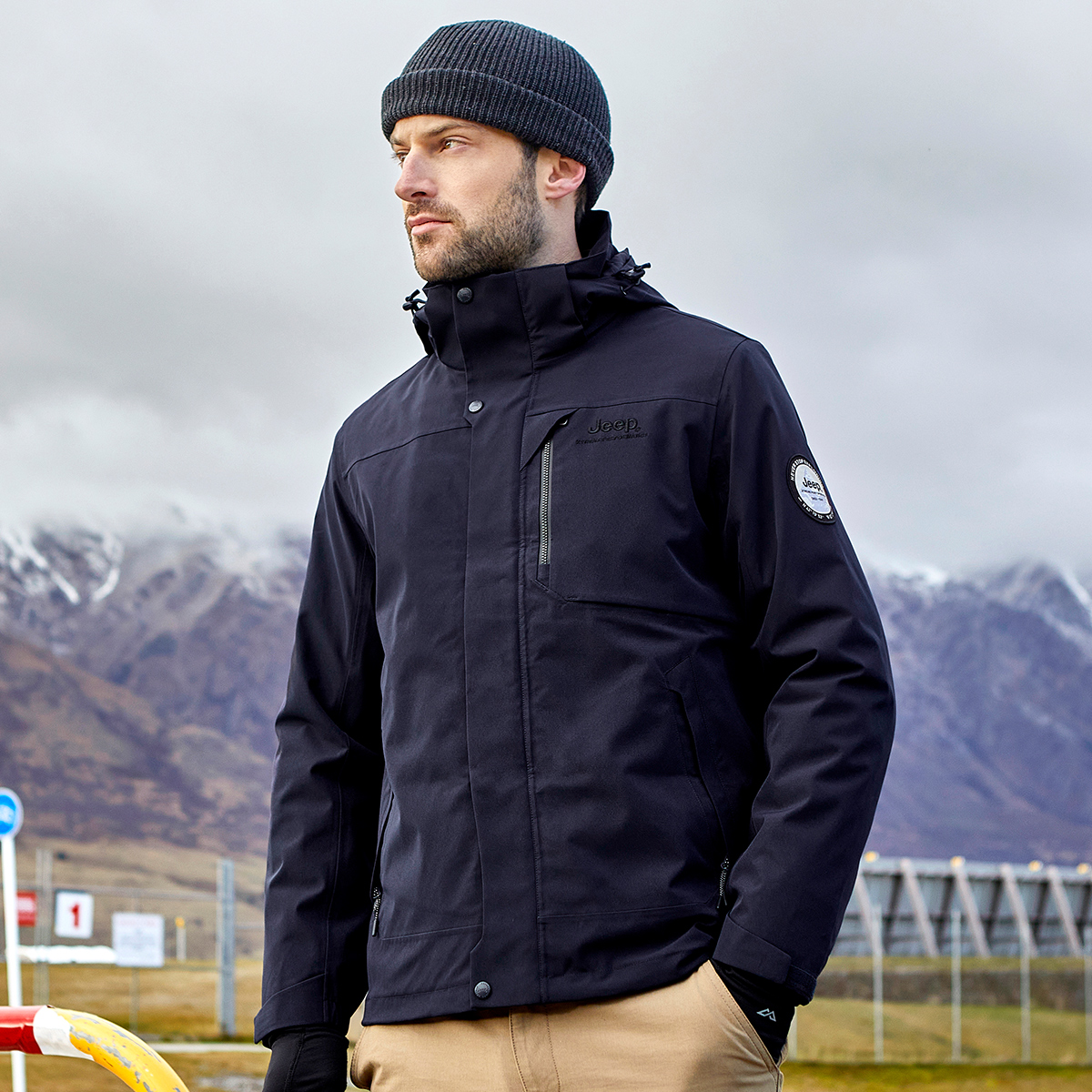 Lookbook Jeep 三合一防水防风连帽户外夹克 J232094082P