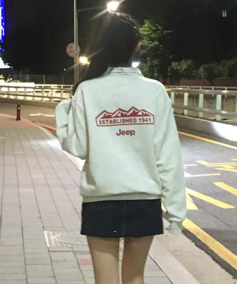 Jeep 360g M字母标志半拉链卫衣 JR5TSU838MR Order Jeep 360g M字母标志半拉链卫衣 JR5TSU838MR