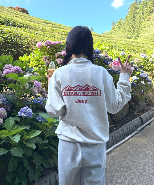 Shop Jeep [360g] M Logo 半拉鍊大學T恤 JR5TSU838MR
