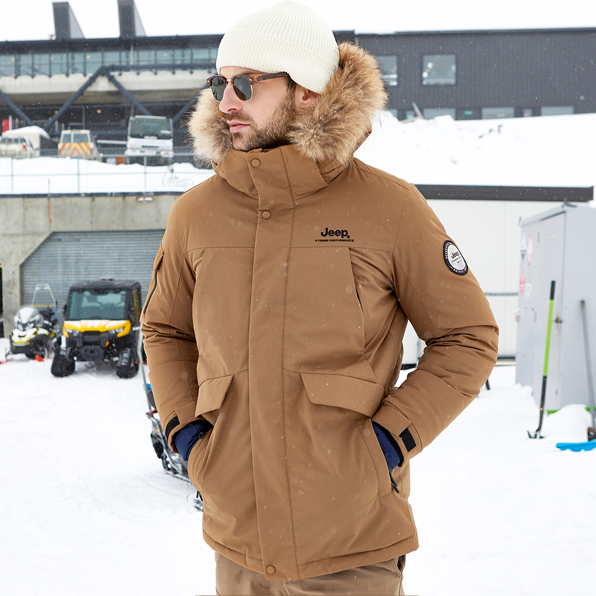 Jeep  Mid-Length Down Jacket with Detachable Raccoon Fur Collar Logo. J242094799 圖 15