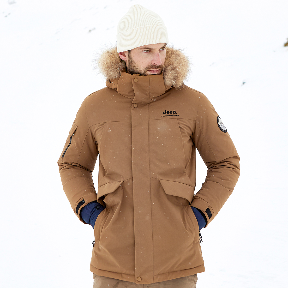 Jeep  Mid-Length Down Jacket with Detachable Raccoon Fur Collar Logo. J242094799 圖 16