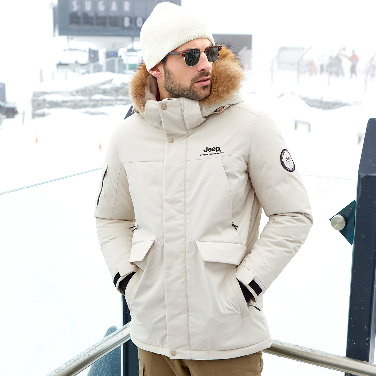 Jeep  Mid-Length Down Jacket with Detachable Raccoon Fur Collar Logo. J242094799 圖 8