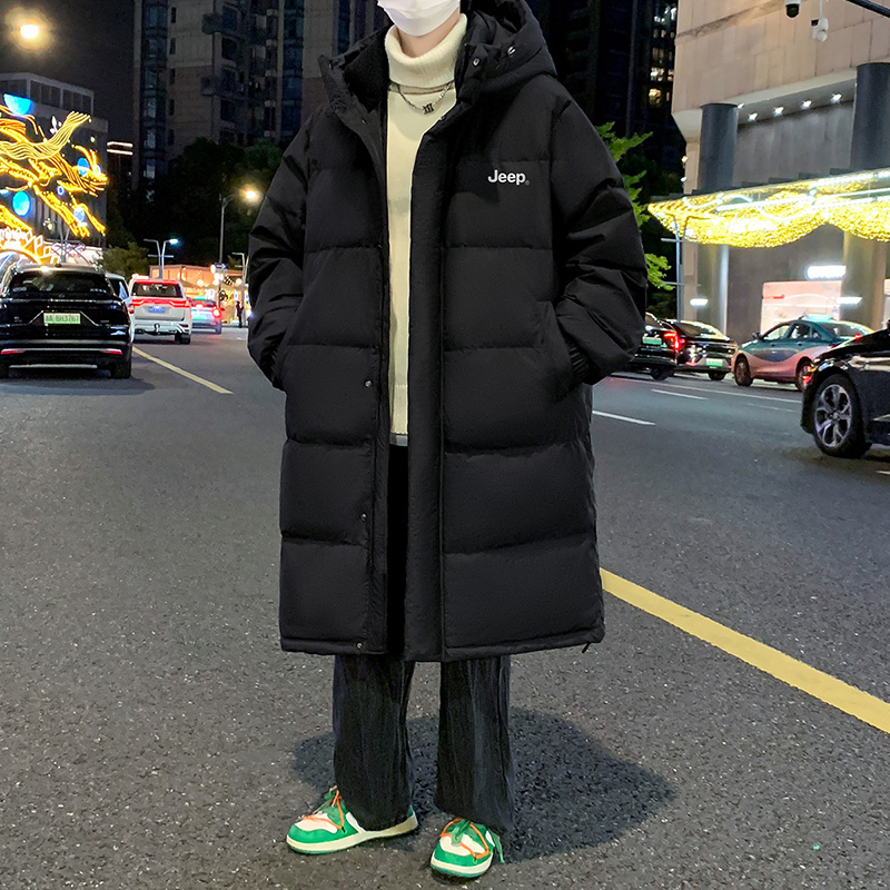 Shop Jeep远征加厚羽绒大衣 男女连帽长款保暖防寒冬季外套 P84JMWD064