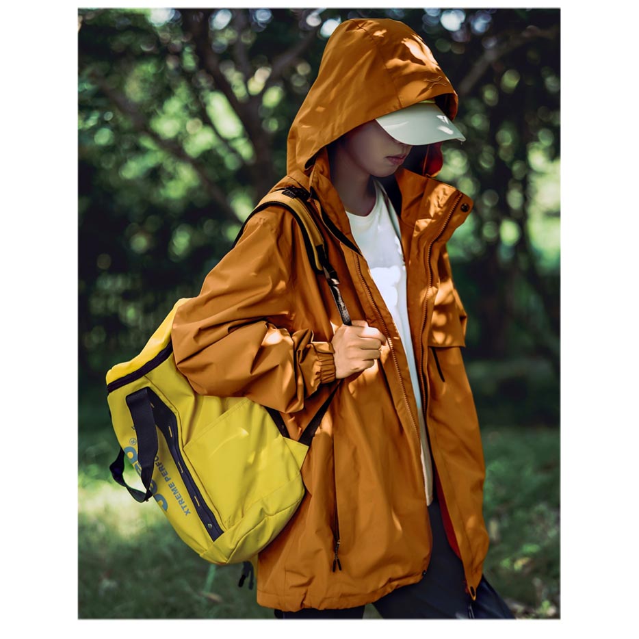 Shop Jeep户外防水防风连帽三合一夹克徒步保暖男女通用 J042094075P