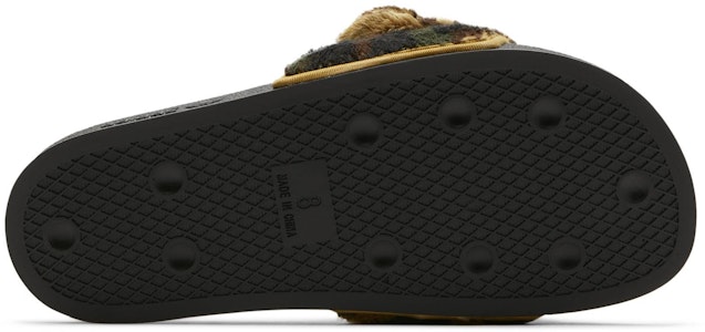 Jeremy Scott x adidas Adilette Slide 'Camo Teddy' - Selipar Camo Teddy Jeremy Scott. H02882 Shop Jeremy Scott x adidas Adilette Slide 'Camo Teddy' - Selipar Camo Teddy Jeremy Scott. H02882