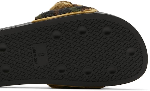 Jeremy Scott x adidas Adilette Slide 'Camo Teddy' - Selipar Camo Teddy Jeremy Scott. H02882 Purchase Jeremy Scott x adidas Adilette Slide 'Camo Teddy' - Selipar Camo Teddy Jeremy Scott. H02882