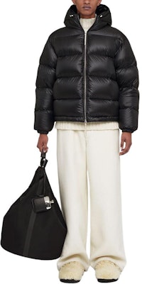 Jil Sander Black Hooded Solid Color Down Jacket with Zipper. J47AF0115-J70122-001 Lookbook Jil Sander Black Hooded Solid Color Down Jacket with Zipper. J47AF0115-J70122-001