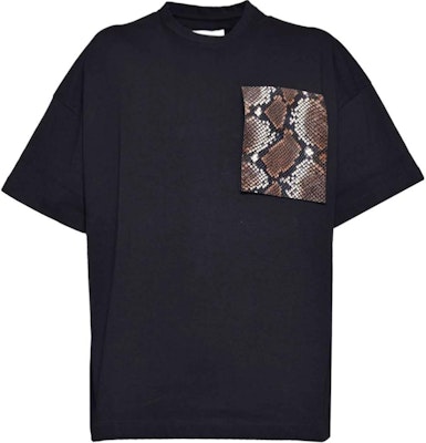 JIL SANDER Black Snake Print Pocket Crew Neck T-Shirt. J21GC0157J20035001 Buy JIL SANDER Black Snake Print Pocket Crew Neck T-Shirt. J21GC0157J20035001