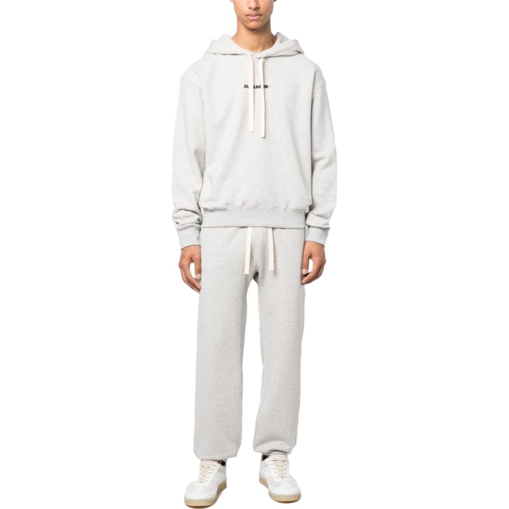 Lookbook 질 샌더 라이트 그레이 드로스트링 미드라이즈 스트레이트 니트 스웻팬츠. J47KA0125J20010