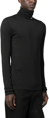 JIL SANDER FW22 Black Turtleneck Long Sleeve Tee with Logo Print. J47GC0020-J70021-001 Details for JIL SANDER FW22 Black Turtleneck Long Sleeve Tee with Logo Print. J47GC0020-J70021-001