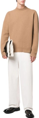 Jil Sander 2022秋冬 純羊毛針織衫 卡其色。 J21GP0002-J14506-233 Lookbook Jil Sander 2022秋冬 純羊毛針織衫 卡其色。 J21GP0002-J14506-233