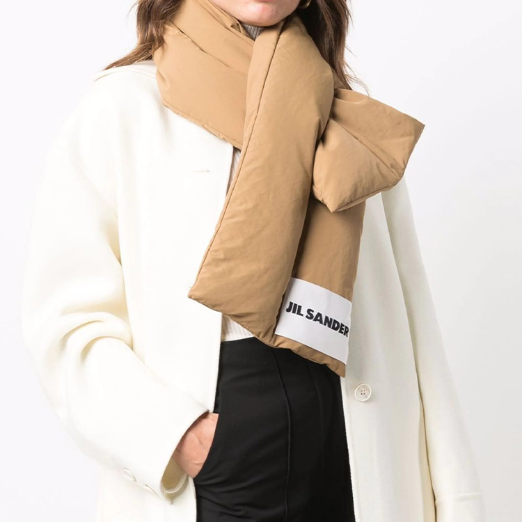 Lookbook JIL SANDER Logo Patch Padded Scarf Neck Warmer Yellow. JPPT590294WT441100-266