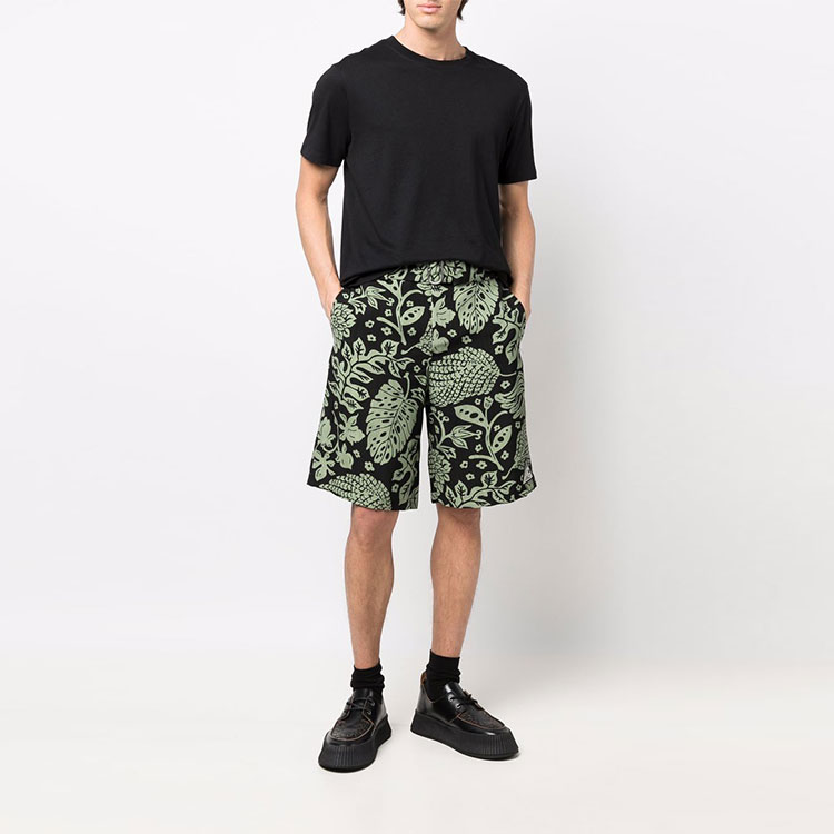 Lookbook Jil Sander SS22 Green Floral Print Casual Shorts Men. JPUU312105MU382060351