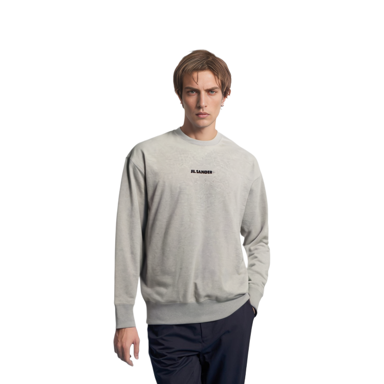 Shop JIL SANDER 男款灰色Logo印花圓領長袖上衣 SS23 系列。 J47GU0001J20010052