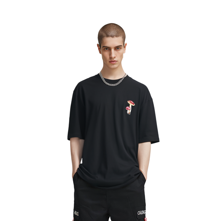 Shop 吉尔桑达 SS24 黑色蘑菇印花宽松版型圆领T恤。 J47GC0142-J20150-BLACK