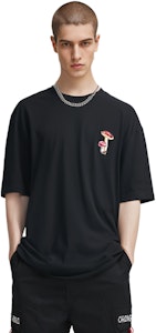 吉尔桑达 SS24 黑色蘑菇印花宽松版型圆领T恤。 J47GC0142-J20150-BLACK Shop 吉尔桑达 SS24 黑色蘑菇印花宽松版型圆领T恤。 J47GC0142-J20150-BLACK