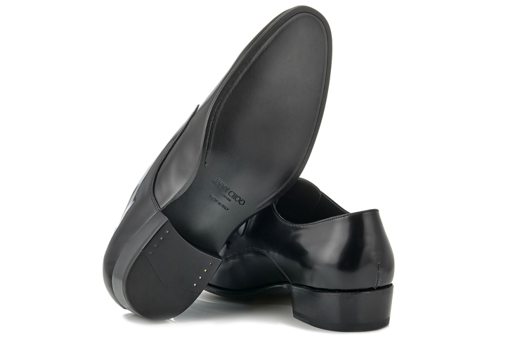 Shop Jimmy Choo 傑克森 小牛皮紋繫帶正裝鞋 黑色