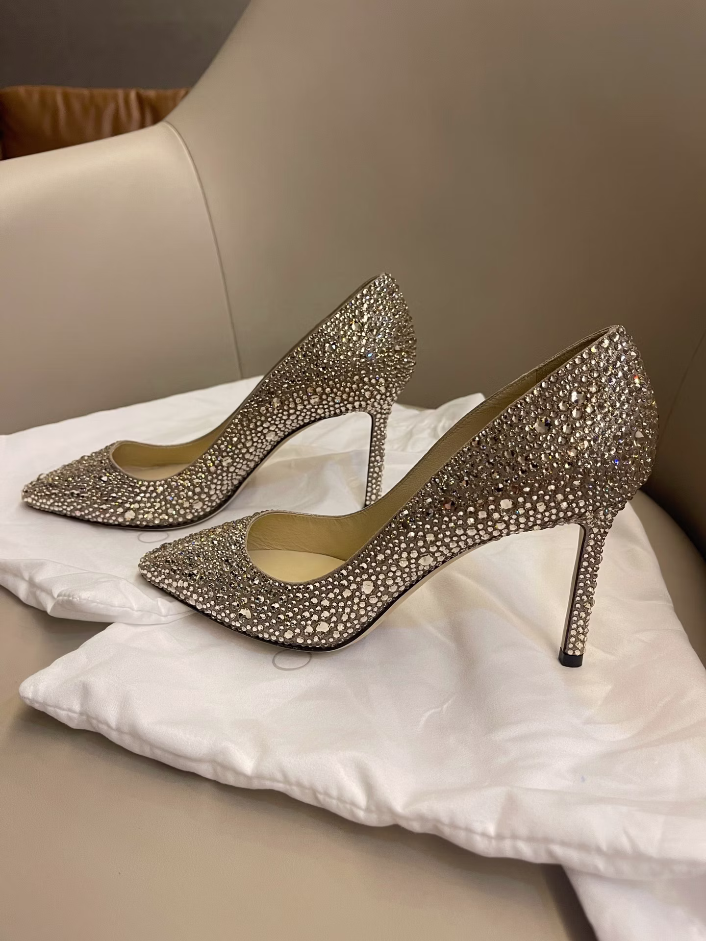 jimmy-choo-romy-85-honey-gold-deq