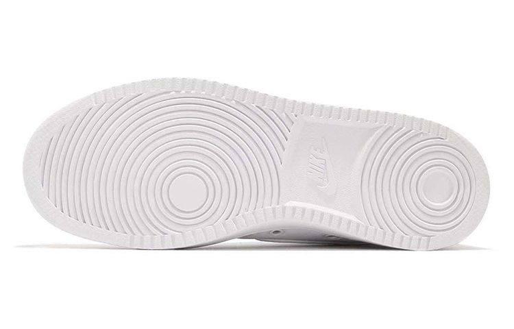 Shop John Elliot x Nike Vandal 高筒運動鞋 白色