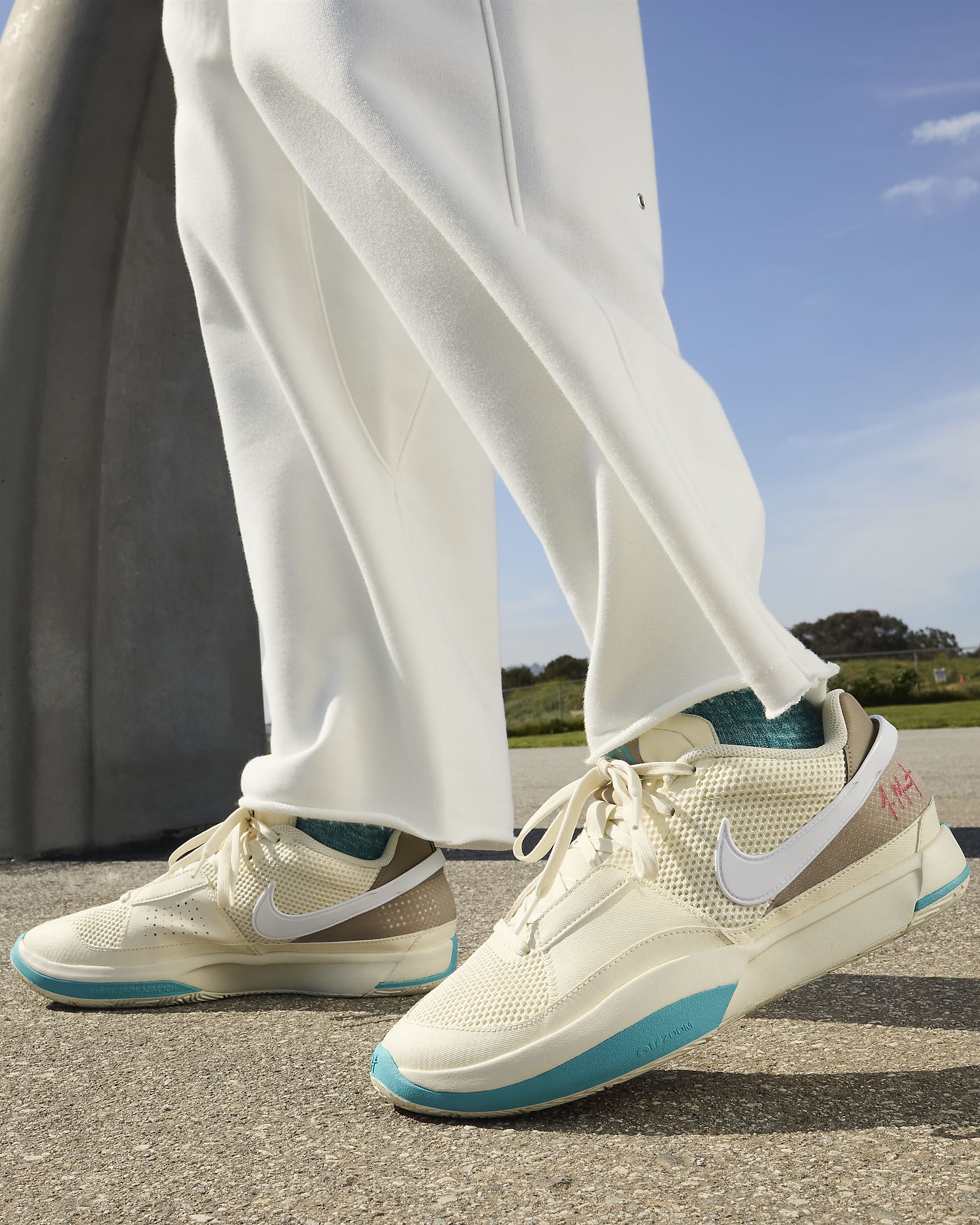 Order Jordan 1 EP Sepatu Basket DR8786-102